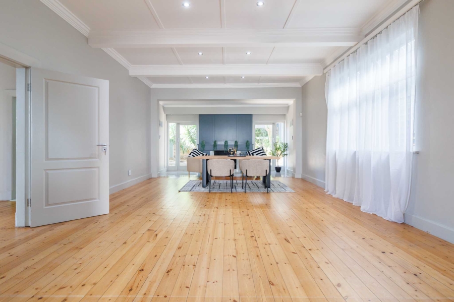 4 Bedroom Property for Sale in Bantry Bay Western Cape